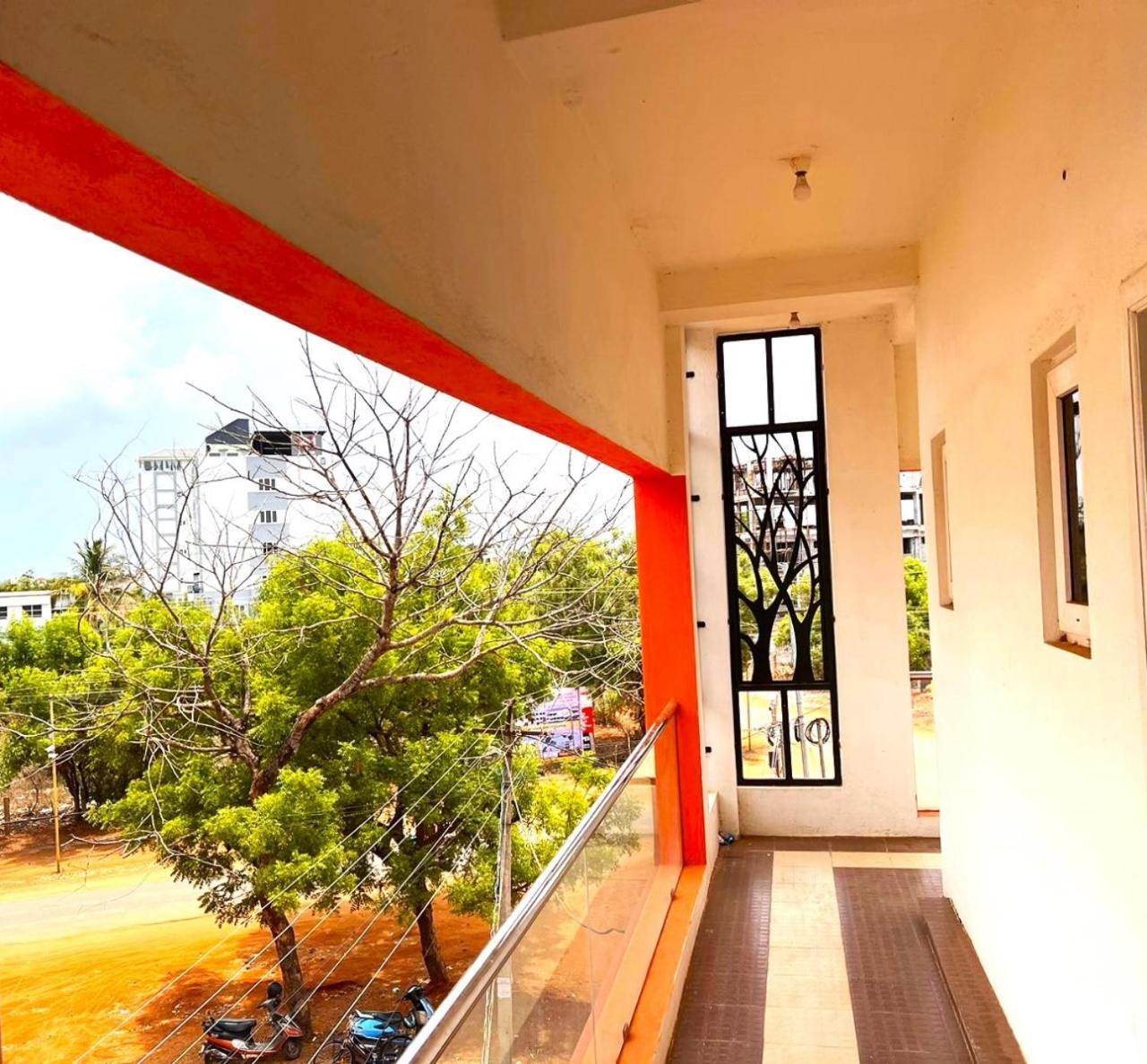 Asshappystayinn Hotel Tiruchirappalli Екстер'єр фото