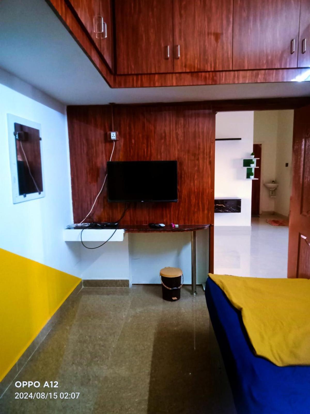 Asshappystayinn Hotel Tiruchirappalli Екстер'єр фото
